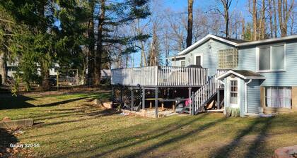 Cozy 4-season Cottage in Dowagiac, MI - 25 miles from Notre Dame & St. Joseph’s