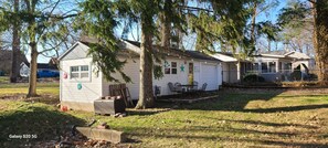 Exterior - Cozy 4-season Cottage in Dowagiac, MI - 25 miles from Notre Dame & St. Joseph’s (Dowagiac)