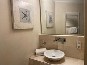 Photo non classée, 3 sur 33, bouton