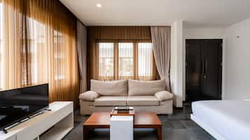 Villa | 3 bedrooms, laptop workspace, blackout curtains, iron/ironing board