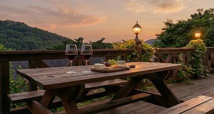 Seokmodo Supsokbadapunggyeong Pension