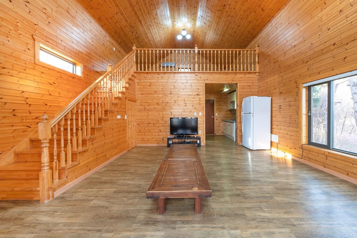 Basic Room, 2 Bedrooms (Carnation)