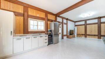 Basic Room, 2 Bedrooms (Daisy) | 1 bedroom, free WiFi