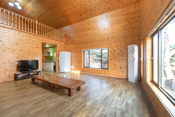 Basic Room, 2 Bedrooms (Carnation) | 1 bedroom, WiFi (free)