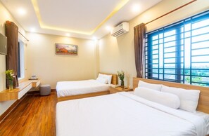 Firemannsrom – deluxe | Dundyner, skrivebord, skrivebord for bærbar PC og lydisolert