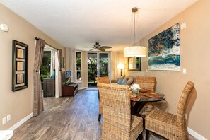 Interior - Blue Sky Escapes One bedroom Beach Steps Away! Pool Hot tub (Kihei)