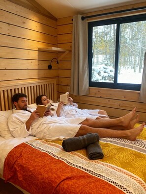 1 室のベッドルーム、WiFi