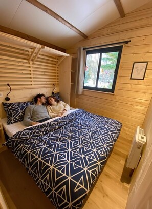 3 bedrooms, WiFi - HY•Lødge Spa n°3 - 6 People: Chalet with Family Spa in the Vosges (ANOULD)