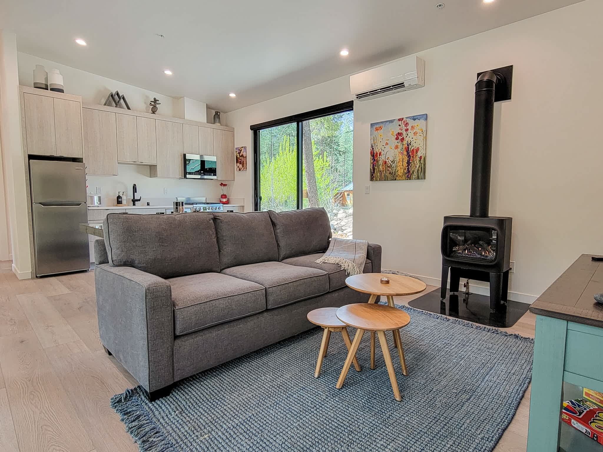 TV, peis og kontorer