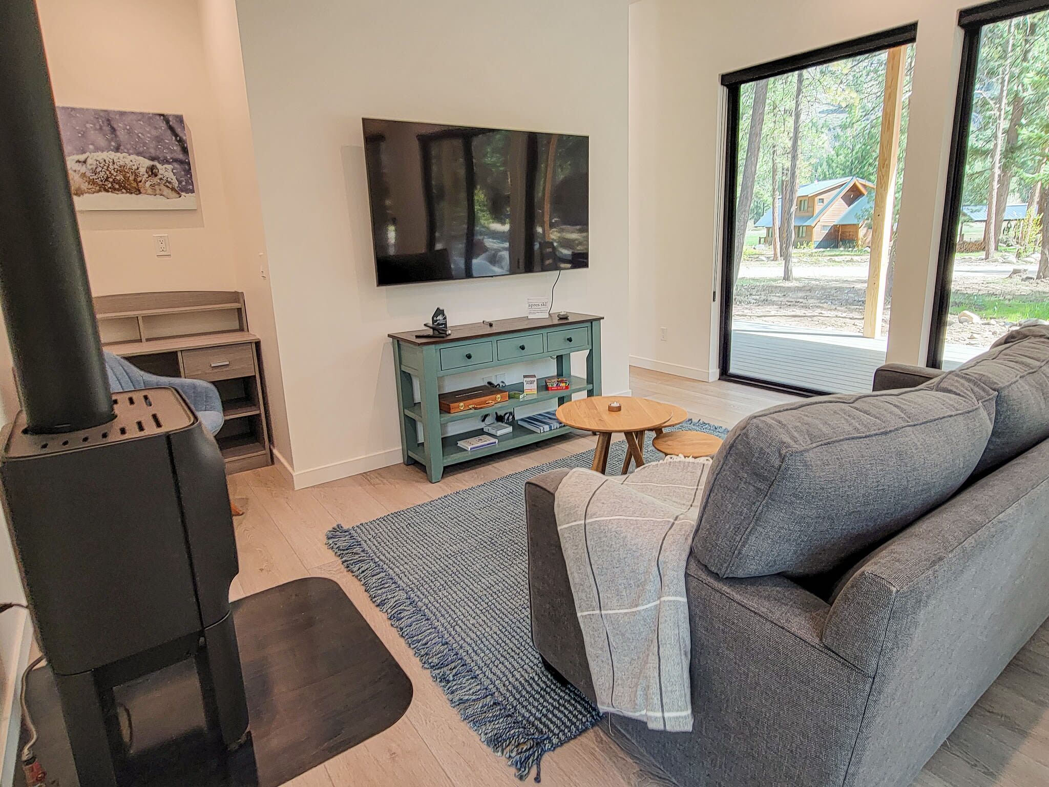 TV, peis og kontorer