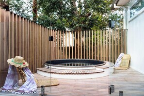 Terrace/patio - 'The Mariner' Waterfront Beach House with Hot Tub (Callala Bay)