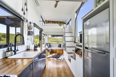 'Moonsong' - Romantic Off-grid Mountain Retreat