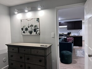 Interior - Cozy bedroom by EWR airport - Downtown Newark NYC (Newark)