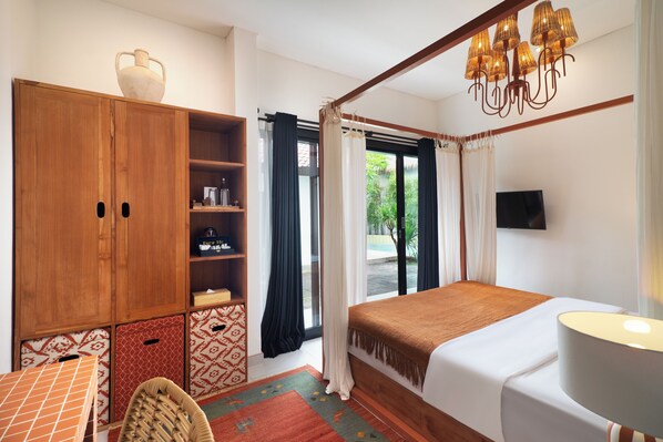 Minibar, tabla de planchar con plancha y wifi gratis 