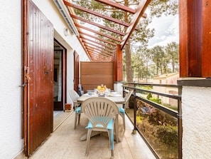 Outdoor dining - Hameau de Talaris by Interhome (Les Mathes)