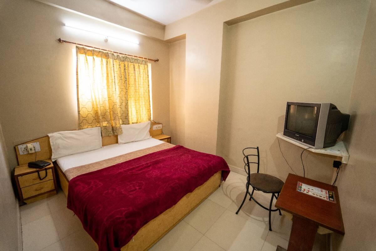 Deluxe-Doppelzimmer, Stadtblick | Schallisolierte Zimmer, kostenloses WLAN, Bettwäsche