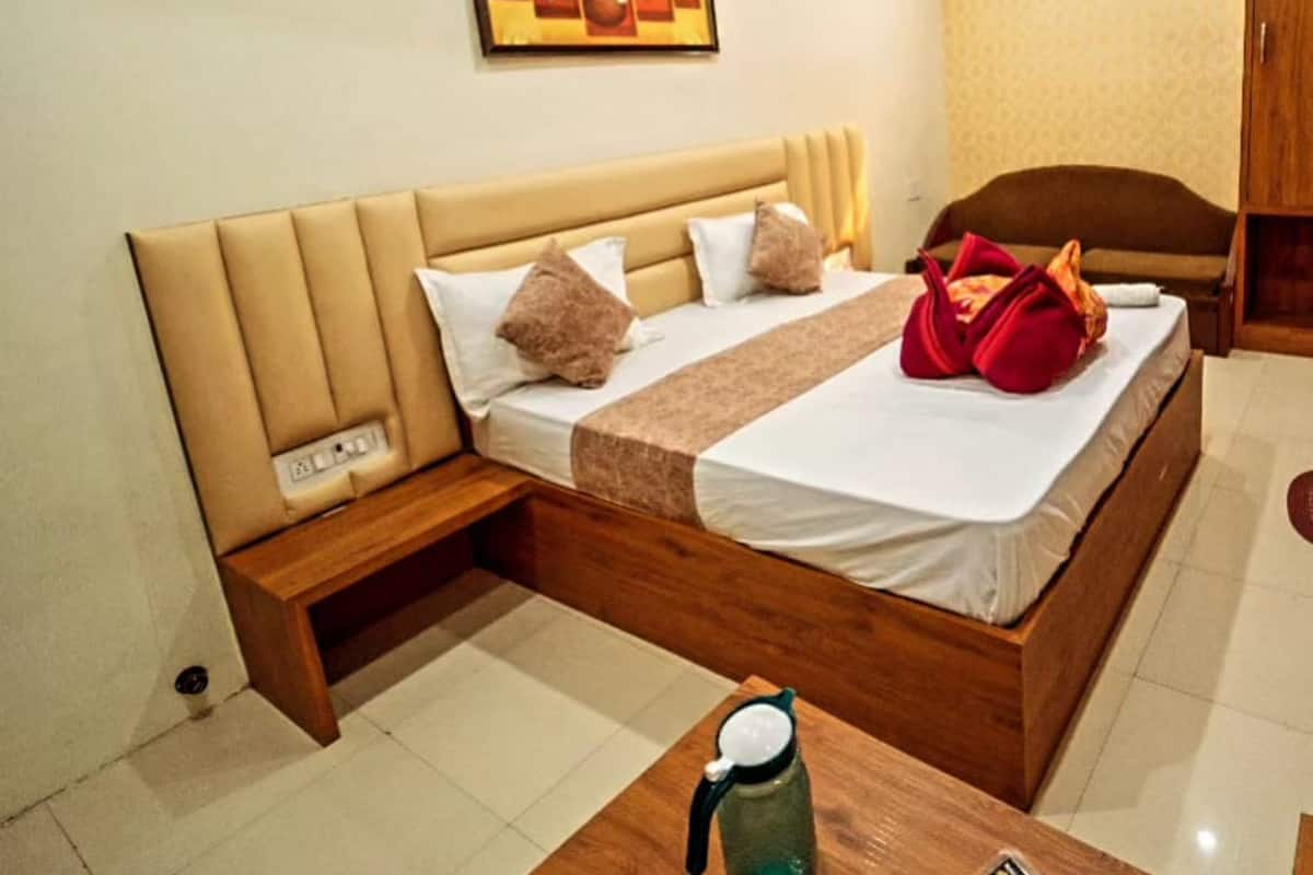 Superior-Doppelzimmer, Stadtblick | Schallisolierte Zimmer, kostenloses WLAN, Bettwäsche
