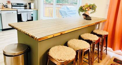 Fun Group Stay * A/C * 5Mins to WEM * King Bed * Sleep16 * Crib*