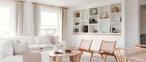 Televisio, takka, työhuone