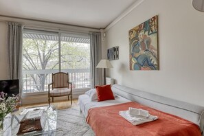 1 quarto, escrivaninha, ferros/tábuas de passar roupa, Wi-Fi