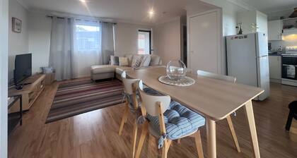 Cosy little cottage in Brightwaters NSW close to the shores of Lake Macquarie.