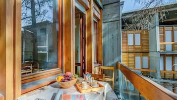 Family Apartment, Multiple Bedrooms (Slalom 73) | Outdoor dining