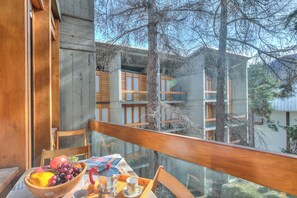 Familieleilighet, flere soverom (Slalom 73) | Utendørsservering