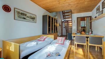 1 bedroom, free WiFi, bed sheets