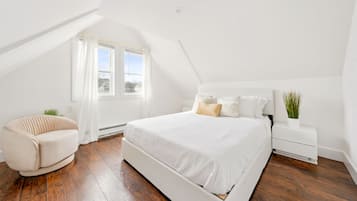 Luxury Apartment | 1 bedroom, in-room safe, iron/ironing board, free WiFi