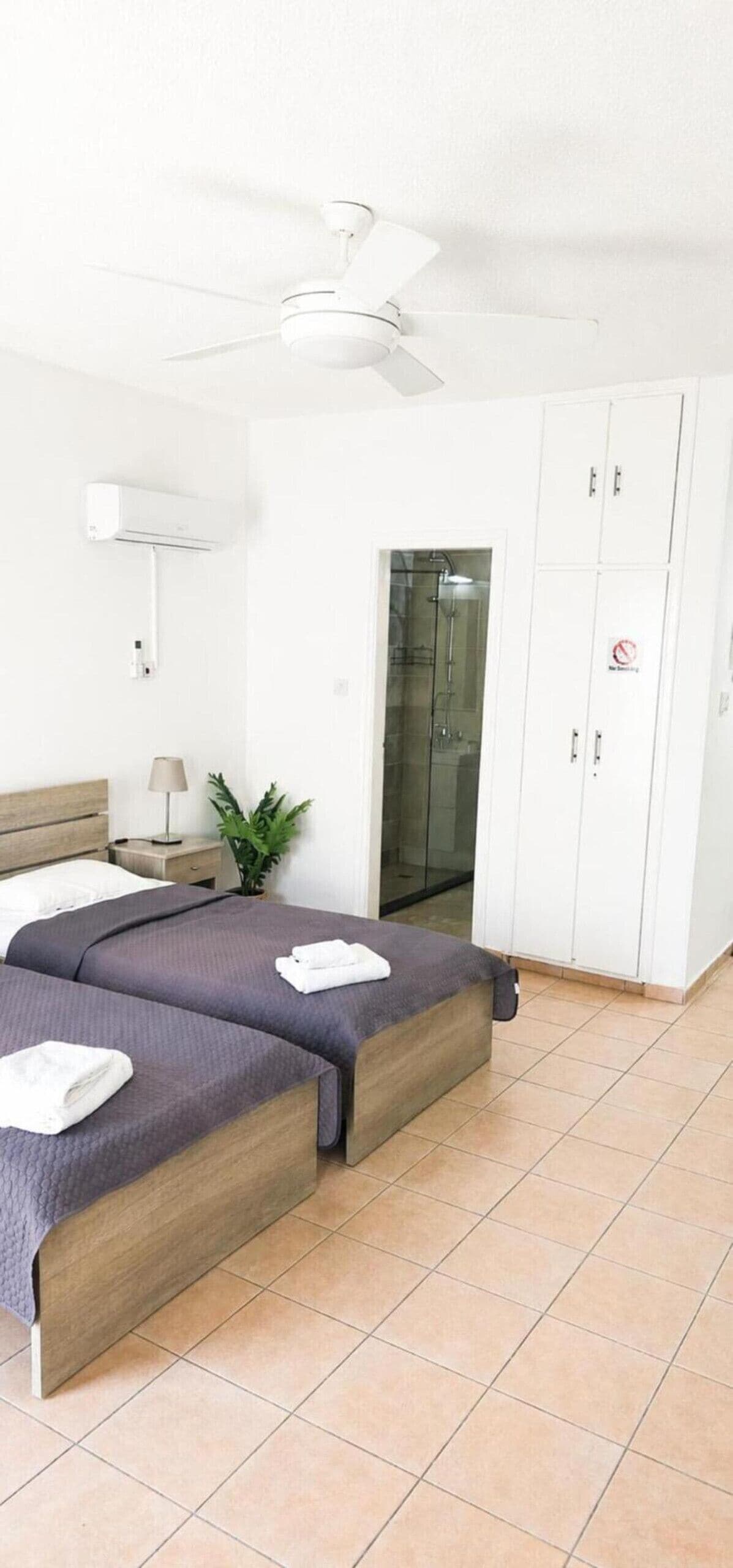 Chambres insonorisées, fer et planche à repasser, Wi-Fi gratuit