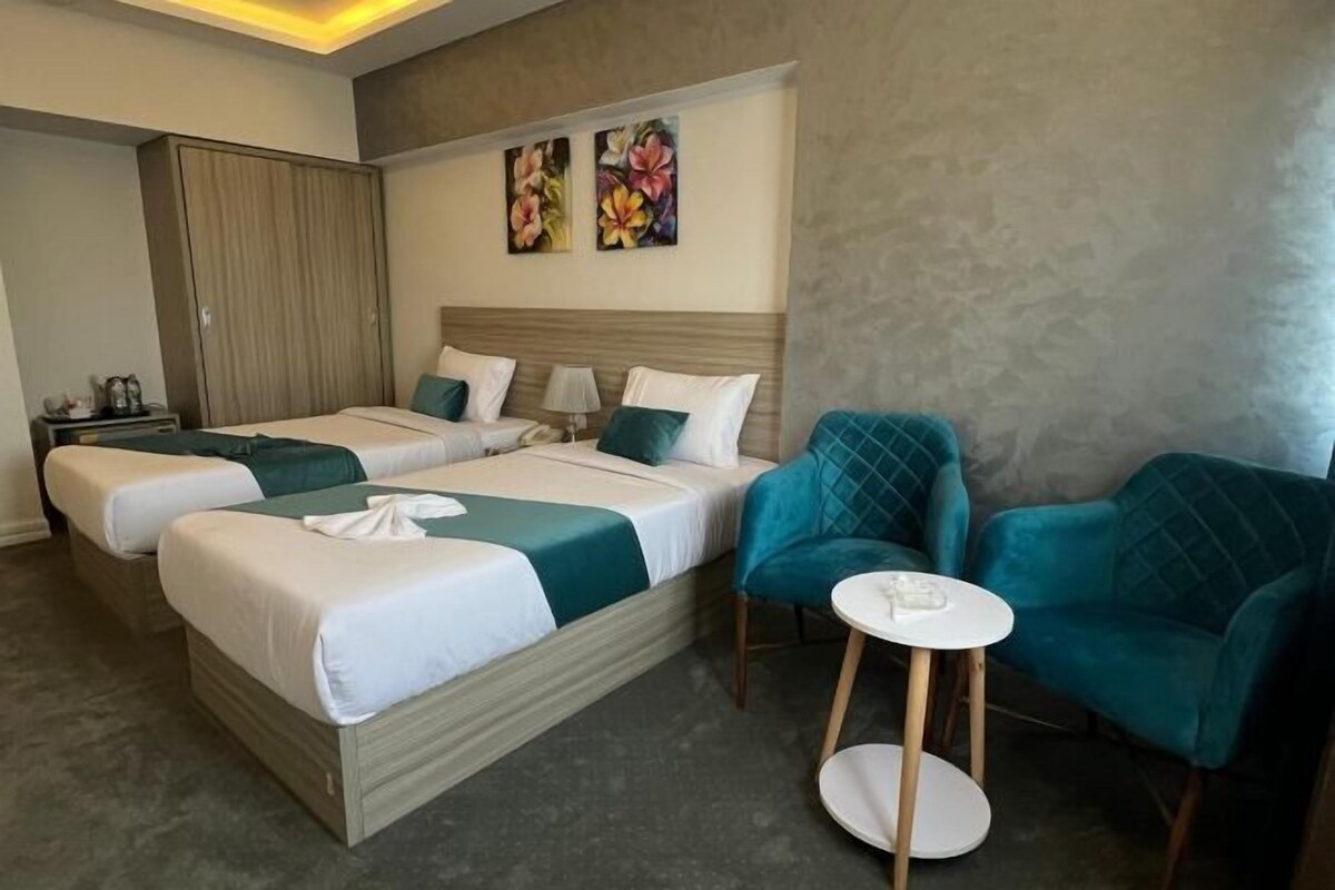 Free minibar items, soundproofing, free WiFi
