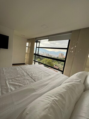 4 habitaciones, tabla de planchar con plancha y wifi gratis 