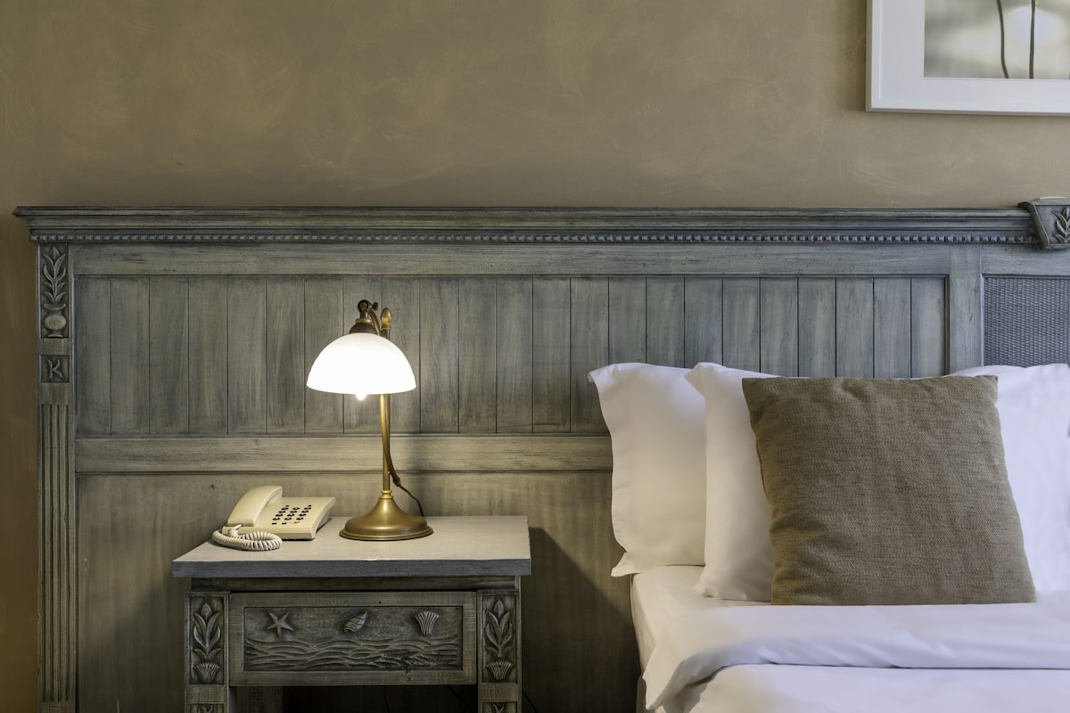 Ropa de cama de alta calidad, camas con pillow-top y minibar
