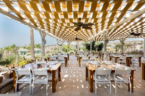 Daily buffet breakfast for a fee - Alaçatı Beach Resort & SPA (Cesme)