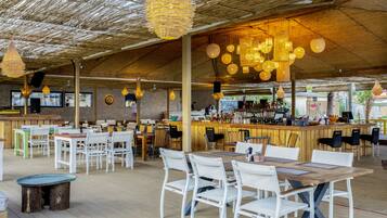 4 bar/lounge, bar sulla spiaggia