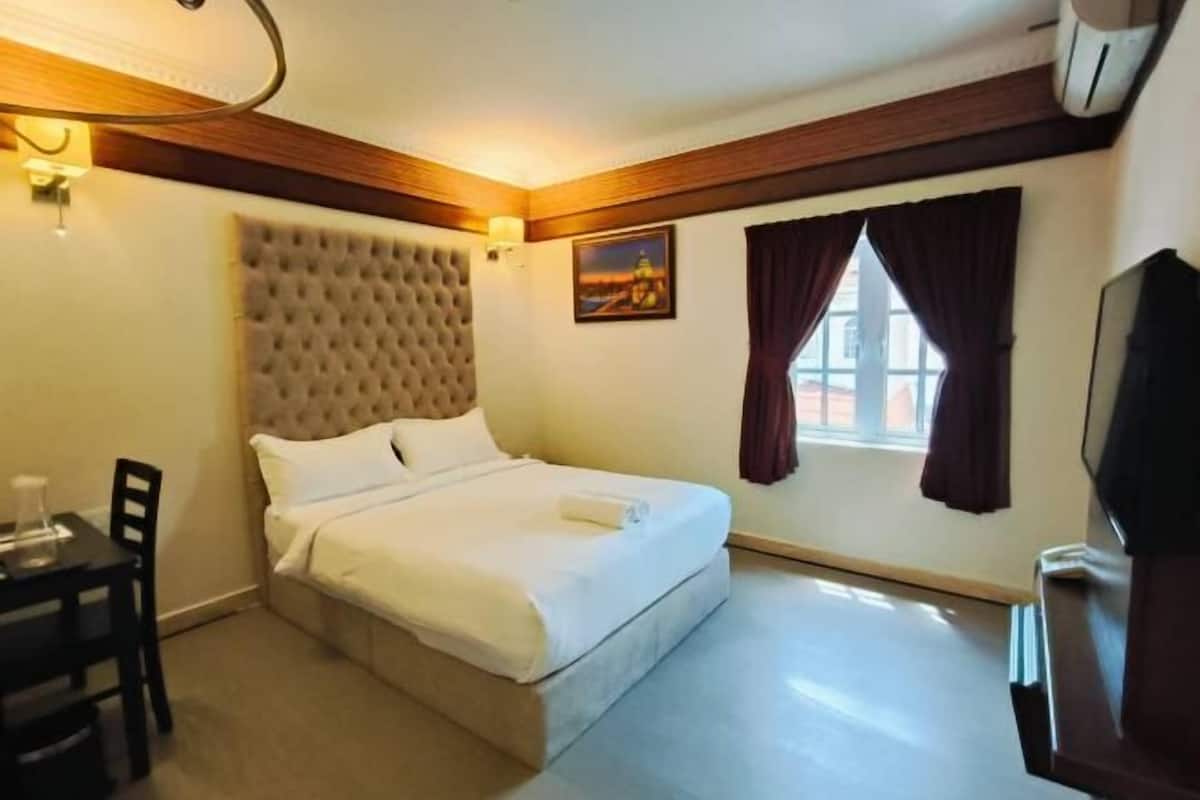 Cortinas blackout, tabla de planchar con plancha y wifi gratis