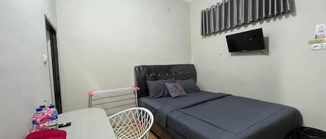 Habitación doble Deluxe | Caja de seguridad en la habitación, escritorio y wifi gratis