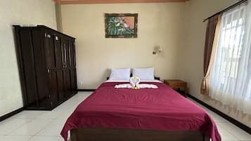 Standard Double Room | In-room safe, desk, free WiFi, bed sheets