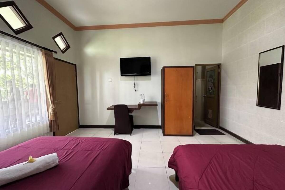 In-room safe, desk, free WiFi, bed sheets
