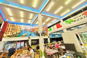 Restaurant - The Lodge Jomtien 7 (Pattaya)