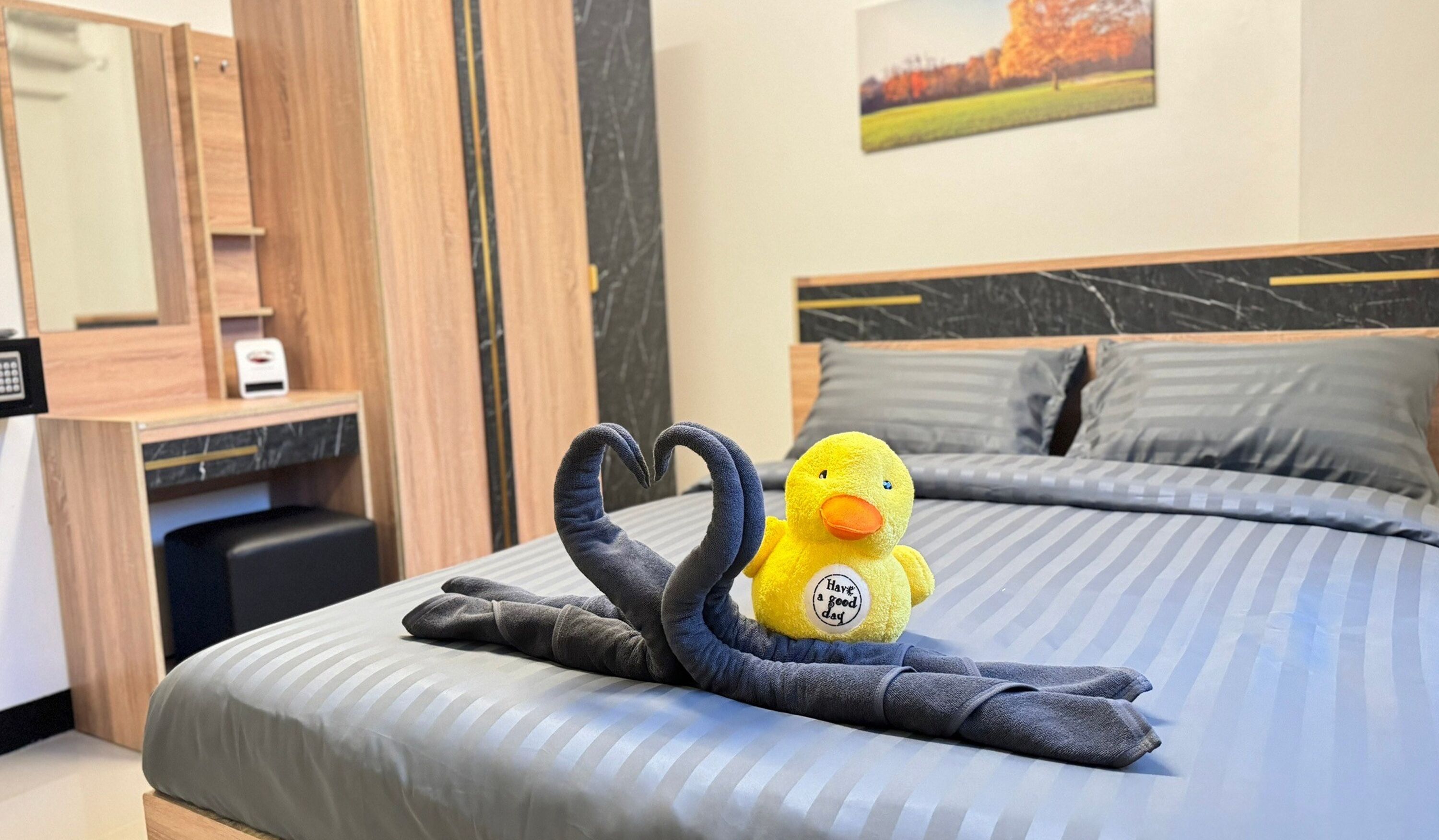 Standard Room | Minibar, in-room safe, desk, free WiFi