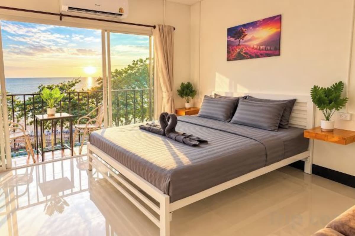 Frigobar, escrivaninha, Wi-Fi de cortesia, roupa de cama