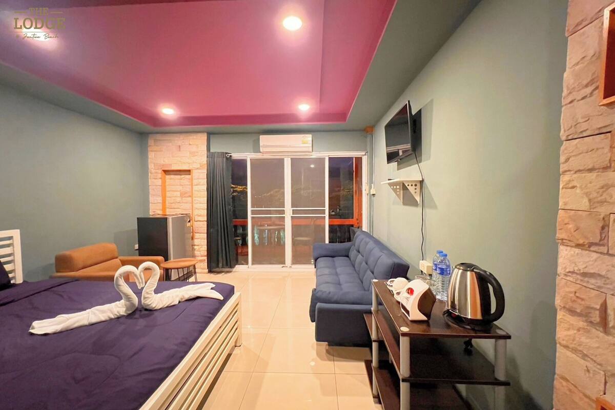 Minibar, bureau, Wi-Fi gratuit, draps fournis