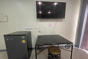 Standard Twin Room | Free WiFi, bed sheets