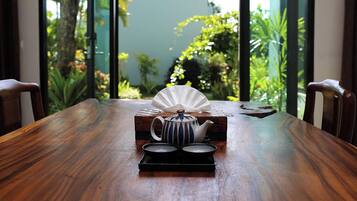 Standard Twin Room | Minibar, in-room safe, desk, soundproofing