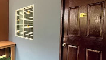 Habitación Deluxe con 2 camas individuales | Escritorio y wifi gratis