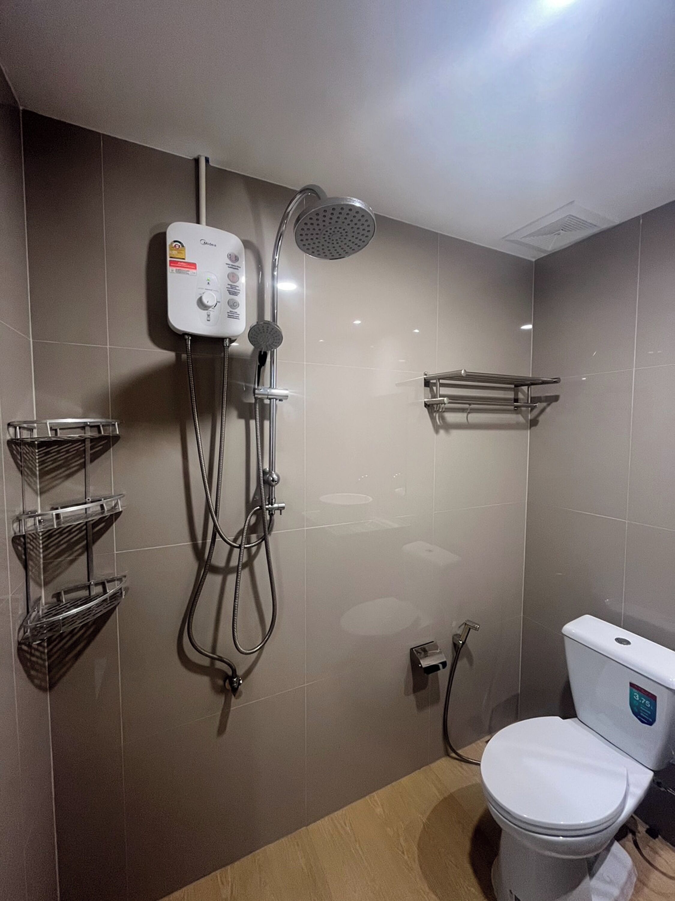Superior Triple Room | Bathroom