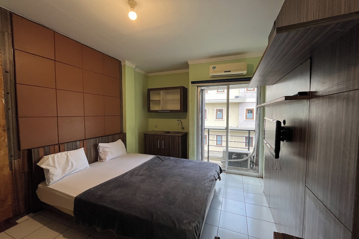 Desk, rollaway beds, free WiFi, bed sheets