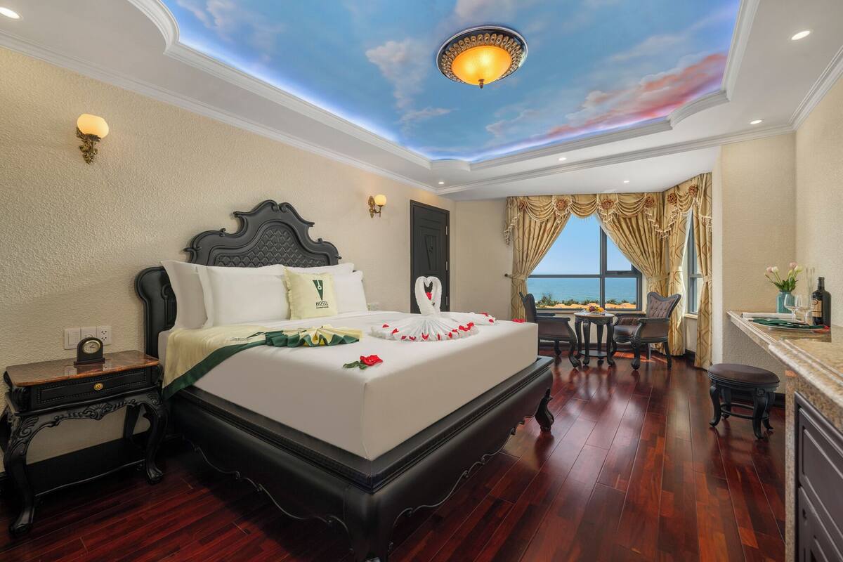 Premium bedding, down comforters, pillowtop beds, minibar