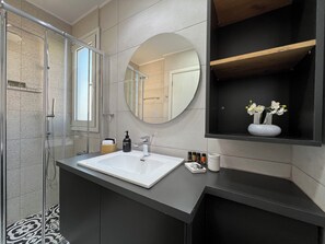 Bathroom - Acropolis Golden View Penthouse (Athens)
